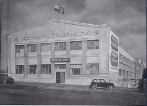 A large white building
Description automatically generated